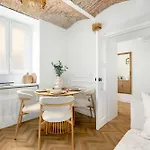 Bright & Modern In The Center By Renters Lägenhet Poznań