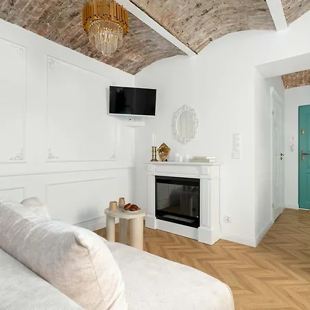 Bright & Modern In The Center By Renters شقة *