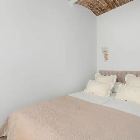 Bright & Modern In The Center By Renters Poznan