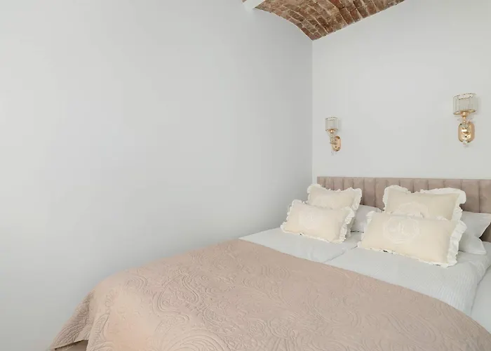 Bright & Modern In The Center By Renters Poznań