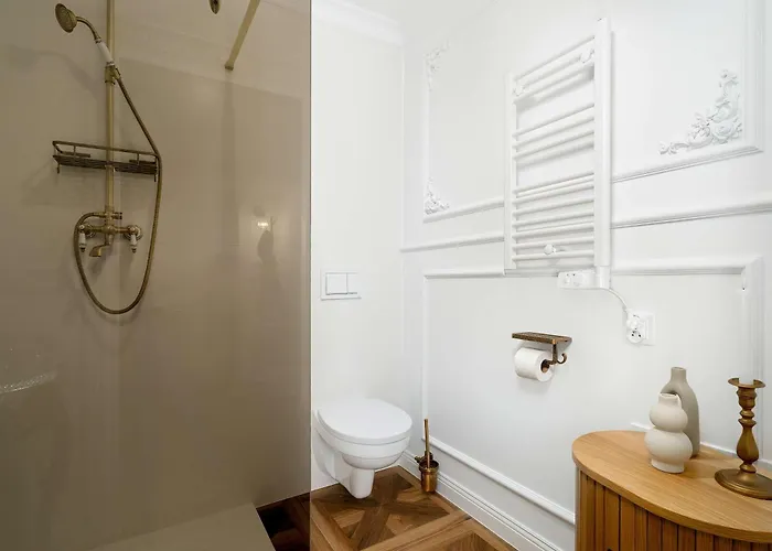 Bright & Modern In The Center By Renters Poznan