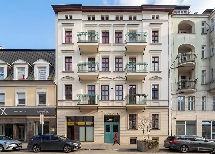 Bright & Modern In The Center By Renters Daire *